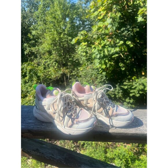 MICHAEL KORS Hero Leather and Mesh Trainer Womans Sz 7 - Picture 1 of 8